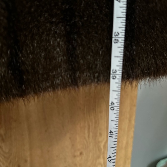 Vintage Albrecht Furs coat - Picture 9 of 10